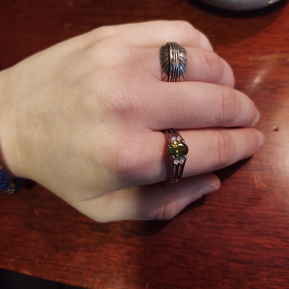 Silver ring - Picture 2 of 2